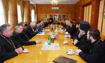 В.Лунченко и священники : Сейчас самый важный вопрос – спокойствие в Украине