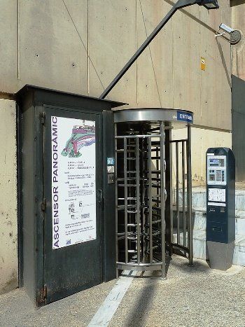 Эскиз реконструкции площади Театральной предусматривает настоящий лифт!