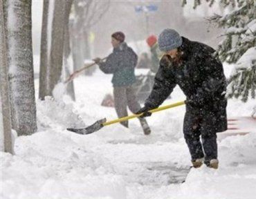 В Ужгороде придумали санкции за неуборку снега - до 1700 грн.