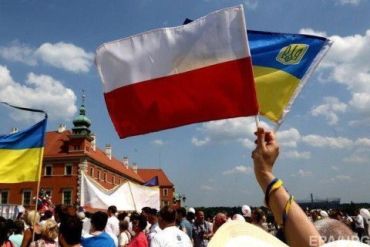 Первыми для украинцев отменят визы в ЕС Польша и Румыния