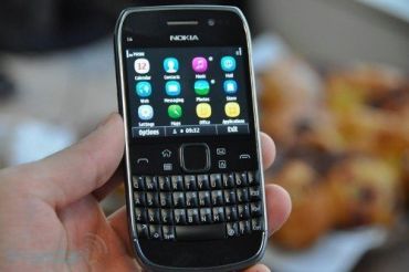 Мобильный телефон Nokia понравился и ужгородскому нищему