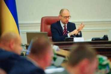 Премьер-министр Арсений Яценюк проанонсировал начало поездок членов Кабмина