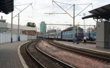 В Киеве под колесами поезда Ужгород-Москва погибла 21-летняя студентка