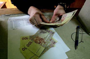 На Мукачевщине председатель сельского совета незаконно начислил себе 7000 гривен