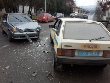 В Великом Березном столкнулись лоб в лоб два автомобиля, никто не пострадал