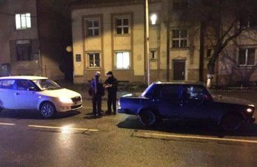 На Собранецкой в ​​Ужгороде пробка из-за ДТП по вине полицейских