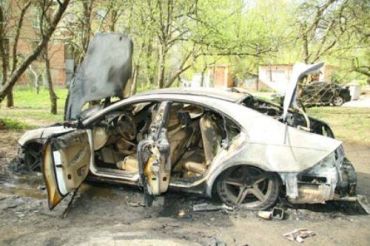 В Мукачево крутые иномарки горят, как спички: раз - и нет машины
