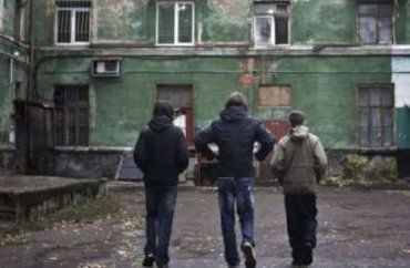 В Ужгороде ночью 26-летний парень остался без «Адидаса»