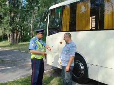 ГАИшники Закарпатья остановили рейсовый автобус «Львов-Тячев»