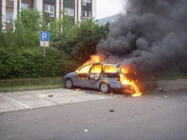 В Мукачево сгорел автомобиль Skoda Octavia почти дотла