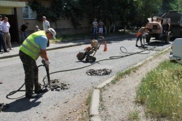 В Ужгороде 5-ый месяц подряд продолжаются ремонтные работы