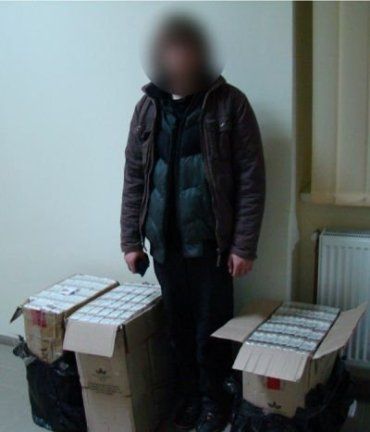 В Румынии задержали двух контрабандистов сигарет из Закарпатья