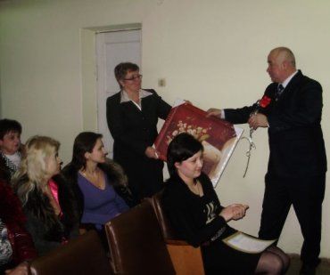 Начальник міського управління Іван Цьока привітав жінок