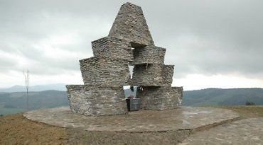 "Свобода" подала иск о демонтаже венгерского монумента на Верецком перевале
