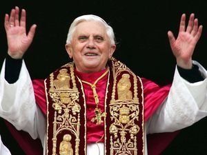 Папа Римский призвал верующих противостоять силам тьмы