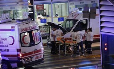 Терористи-смертники підірвали себе в міжнародному терміналі в аеропорту Стамбула