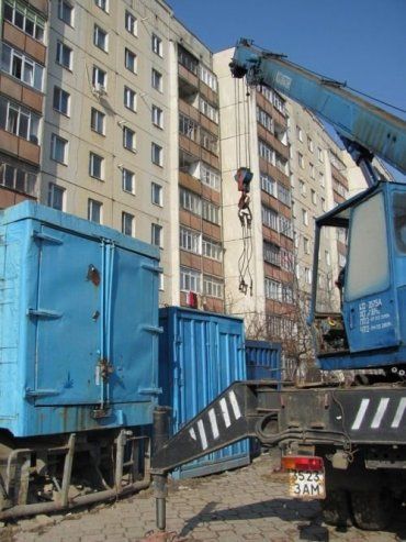 Будки, які 18 років заважали мешканцям "нового району" Ужгорода, демонтували