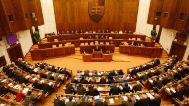 Словацький парламент висловив недовіру прем'єру Радічовій