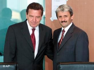 Микулаш Дзурінда (праворуч) із Ґергардом Шредером