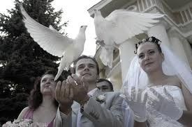 Кількість шлюбів в Україні традиційно перевищує кількість розлучень