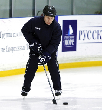 Путин - Трус не играет в хоккей!