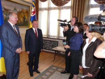 Президент Венгрии Пал Шмитт в Закарпатье приехал впервые