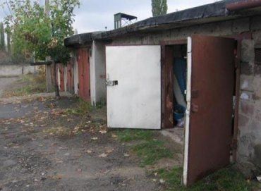 Неизвестные наглецы смогли похитить в Ужгороде три гаража
