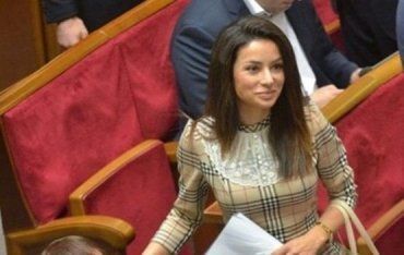 Злата Огневич заявила о сложении депутатских полномочий