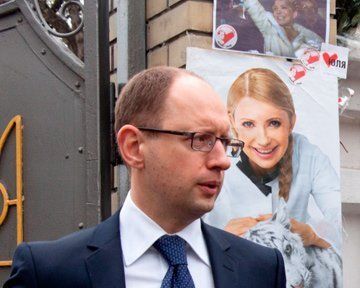 Тимошенко согласилась на "брак" с Яценюком