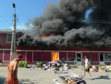 На рынке в мукачевском микрорайоне Росвигово возник пожар