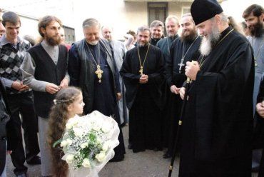 Архиепископ Феодор встречается с молодежью