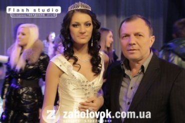 Марину Костик поздравил мэр Ужгорода Виктор Погорелов