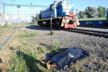 Проводники поезда Киев-Ужгород убили девушку и скинули ее