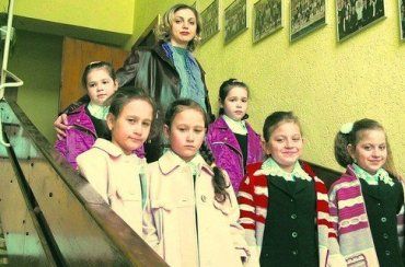 В первый класс школы в Берегово приняли сразу три пары близняшек
