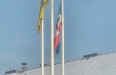 Русинский флаг провисел в Ужгороде недолго