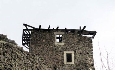 У Невицькому замку впав дах із вежі-донжону.