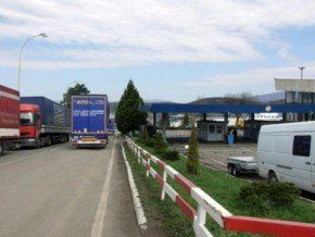 Авто італійської реєстрації намагались незаконно завезти в Україну