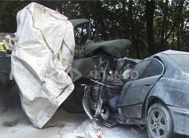 На автодороге Львов-Шегини ГАЗ раздавил BMW с водителем