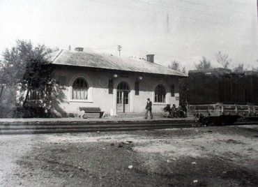 Історична будівля станції Приборжавське Боржавської вузькоколійки у 1980-х роках