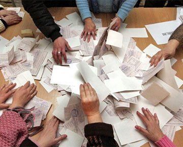 Подсчет голосов на местных выборах еще длится