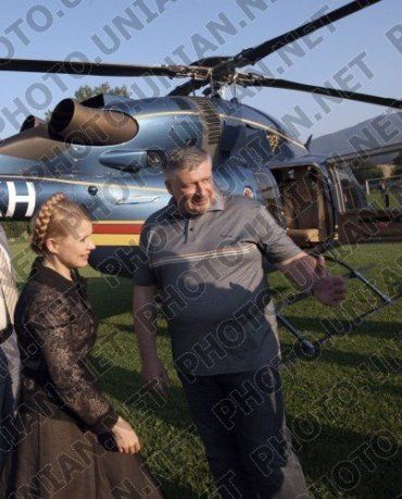 Гаваши с Тимошенко во время ее поездки в Закарпатье