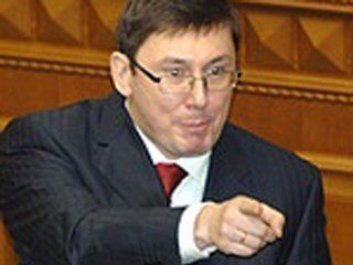 Верховная рада отправила в отставку министра внутренних дел Луценко