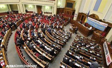На выборах в Верховную Раду прошли бы три партии, Народный фронт "пролетает"