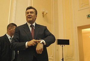Виктор Янукович требует финотчета от губернатора Закарпатья
