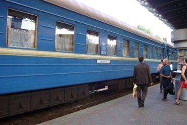 На летний сезон отпусков поездам Укрзализныця добавила 62 вагона