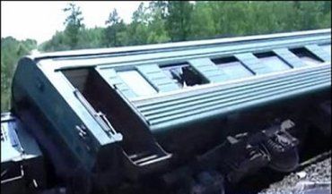В Закарпатье три вагона поезда "Ужгород - Киев" сошли с колеи