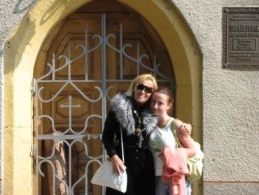 Тетяну Горянку знають як «гостру на перо» журналістку (з Вікторією Попович)