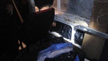 Закарпатец спрятал под обшивкой микроавтобуса 193 кг сала