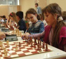 У шаховому фестивалі «Мукачівське літо» змагаються 200 учасників