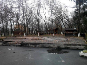 В Ужгороде собрались продать участок в большом парке брату экс-депутата